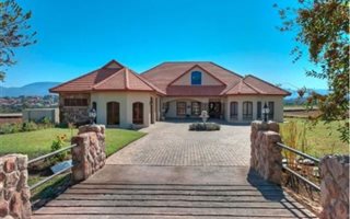 3 Bedroom House in Meerhof