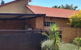 3 Bedroom House in Thatchfield
