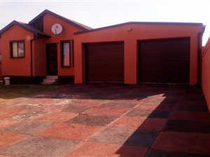 2 Bed House in Lakeside