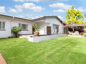 5 Bed House in Meyerspark