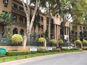 175 m² Office Space in Bruma
