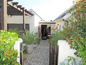 3 Bed House in Schonenberg Estate