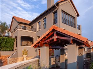 4 Bed House in Rietvalleirand