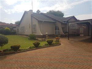 4 Bed House in Ravensklip