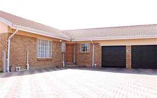 3 Bedroom Townhouse in Pioneer Park