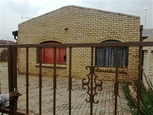 2 Bed House in Geluksdal