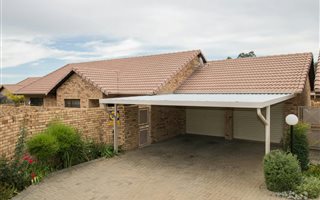 3 Bedroom Townhouse in Willow Park Manor
