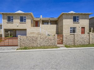 4 Bed Townhouse in Kamma Heights