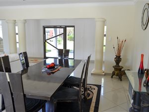 5 Bed House in Hazeldean (Silverlakes Surroundings)