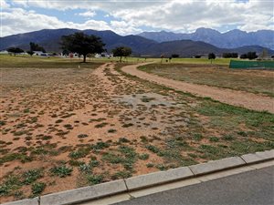 210 m² Land available in Robertson
