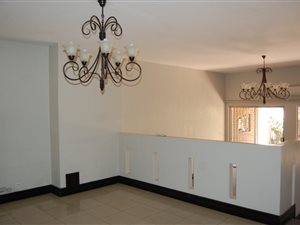 3 Bed Townhouse in Atholl Gardens