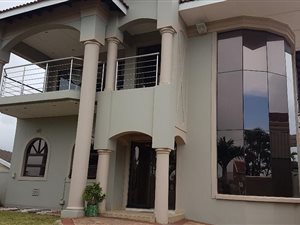 6 Bed House in Merebank