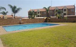 2 Bedroom Apartment in Raslouw