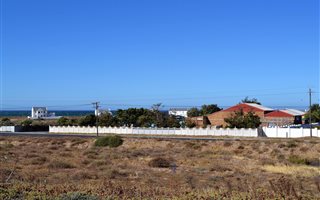 738 m² Land available in Da Gama Bay