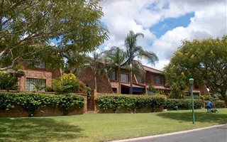 4 Bedroom Townhouse in Steiltes