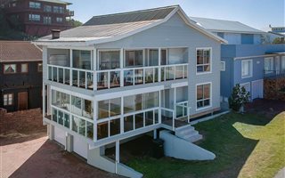 5 Bedroom House in Buffels Bay