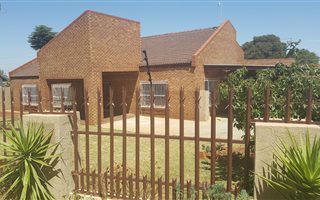 3 Bedroom House in Hillshaven