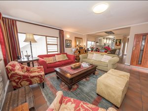 5 Bed House in Strand North