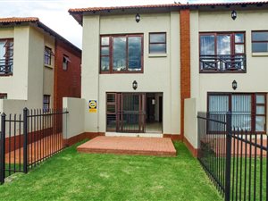 3 Bed Duplex in Pretorius Park