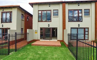 3 Bedroom Duplex in Pretorius Park
