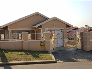3 Bed House in Newlands West