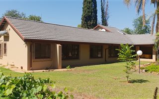 5 Bedroom House in Lynnwood Glen