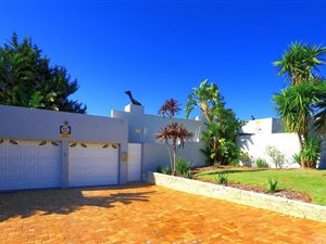 3 Bed House in Protea Valley