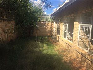 3 Bed House in Universitas