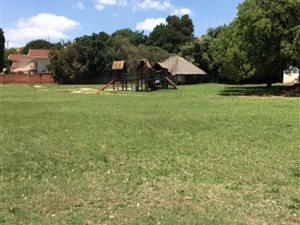 1.1 ha Land available in Bedfordview