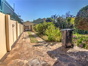 4 Bed House in Kensington