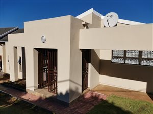 4 Bed House in Shallcross