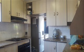 3 Bedroom House in Brackenham