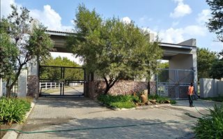 1 ha Land available in Beaulieu