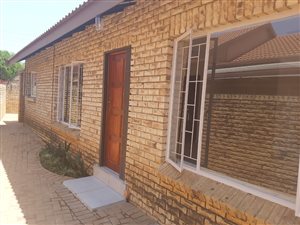 4 Bed Townhouse in Kanoniers Park