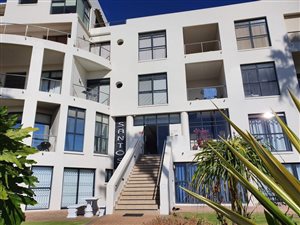 2 Bed Apartment in Santos Bay