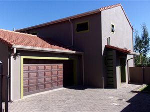 3 Bedroom House in Leeuwenhof Estate