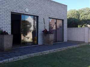 2 Bed Apartment in Myburgh Park