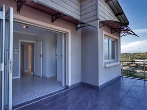 3 Bed Apartment in Island View