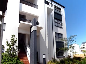 3 Bed Apartment in Somerset West Central