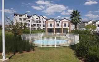 2 Bedroom Apartment in Dainfern Valley