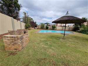 2 Bed Townhouse in Bedfordview