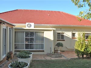 4 Bed House in Langerug