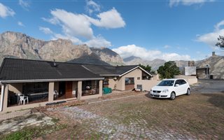 1.5 ha Farm in Pniel