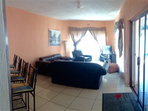 6 Bed House in Bramley
