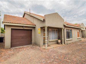 2 Bedroom Townhouse in Brakpan North
