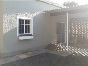 1 Bed Garden Cottage in Clarendon