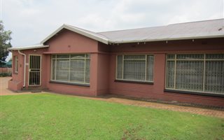 4 Bedroom House in Oberholzer