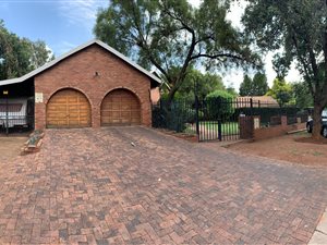 3 Bed House in Heuweloord