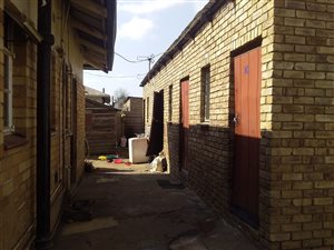 4 Bed House in Lindo Park