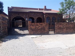 3 Bed House in Meadowlands